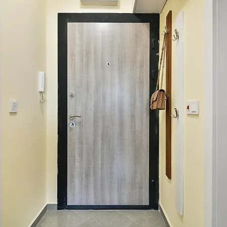 Armada 1br Lägenhet Varna