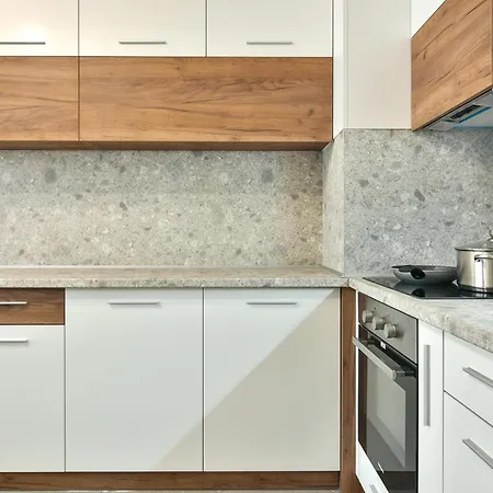 Armada 1br 瓦爾納